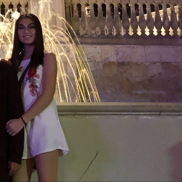 Meet your Posher, Gaby - Picture 7 of 7